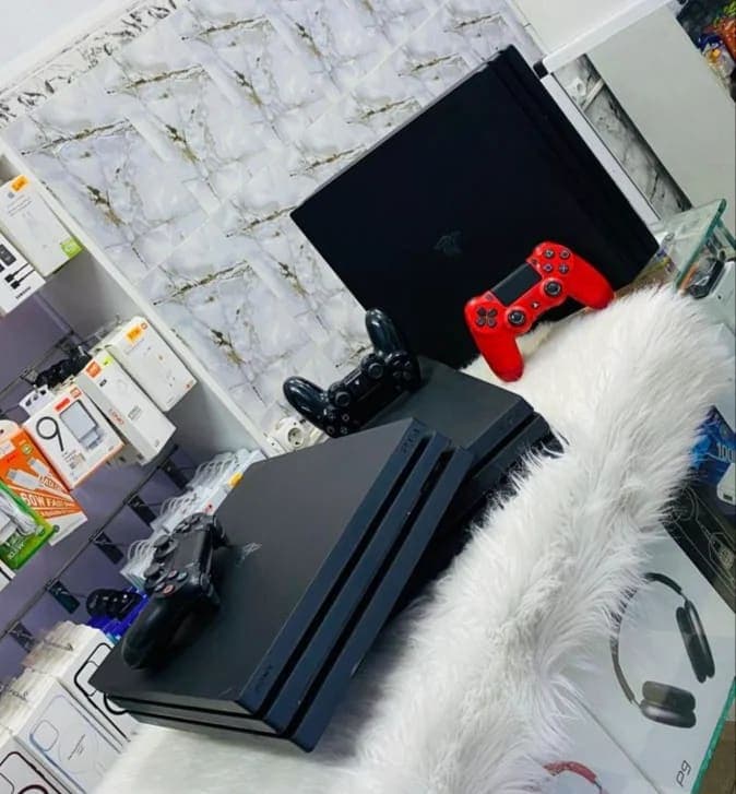 Ps4 Pro 1 TB ( 1000 GB ) Flashé Plein Jeux  مفلاشي كمية محدودة قاع version متوفرين  11-----حتى 12.52 